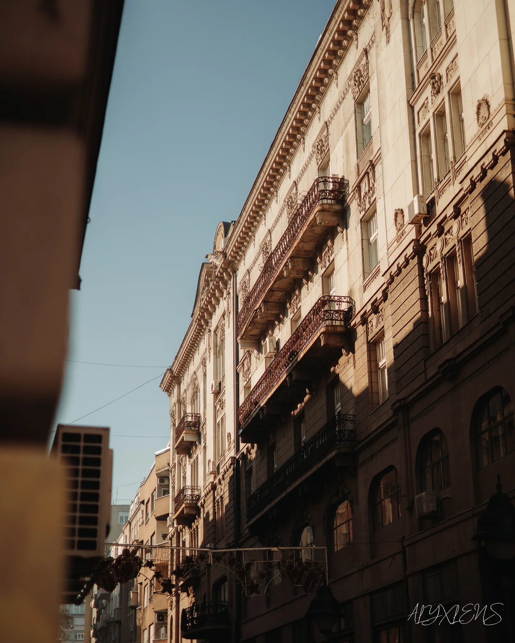 Street / Architecture photography by ALYXLENS